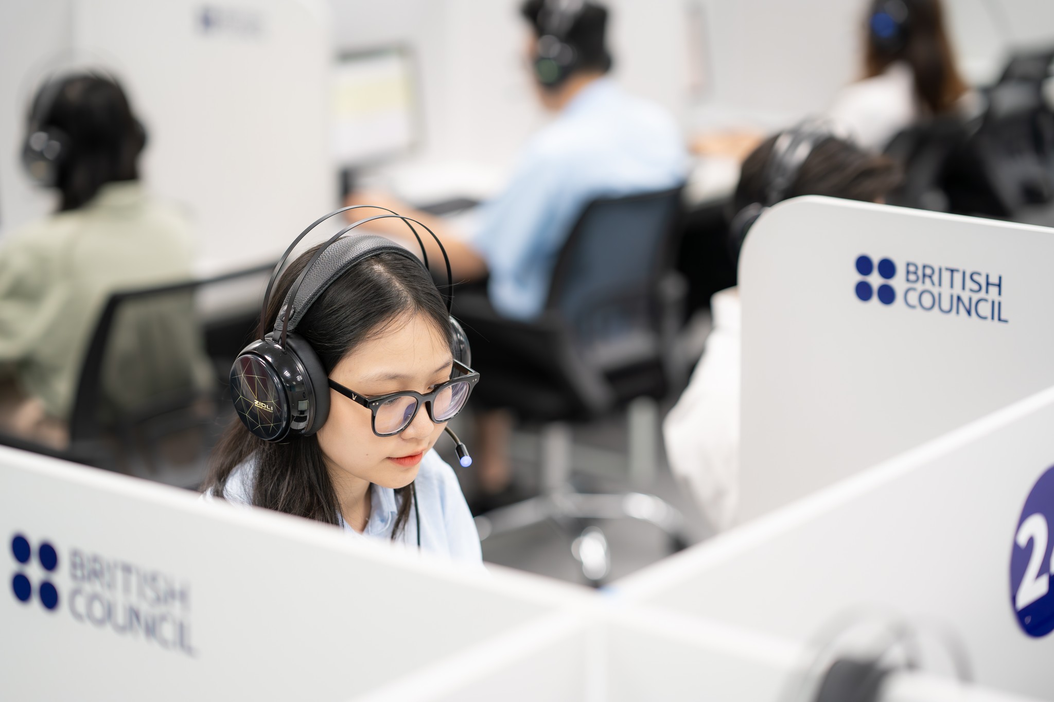 Hội đồng Anh đã chính thức lên tiếng về ồn ào liên quan tới các chứng chỉ ngoại ngữ. Hội đồng Anh đã chính thức lên tiếng về ồn ào liên quan tới các chứng chỉ ngoại ngữ.